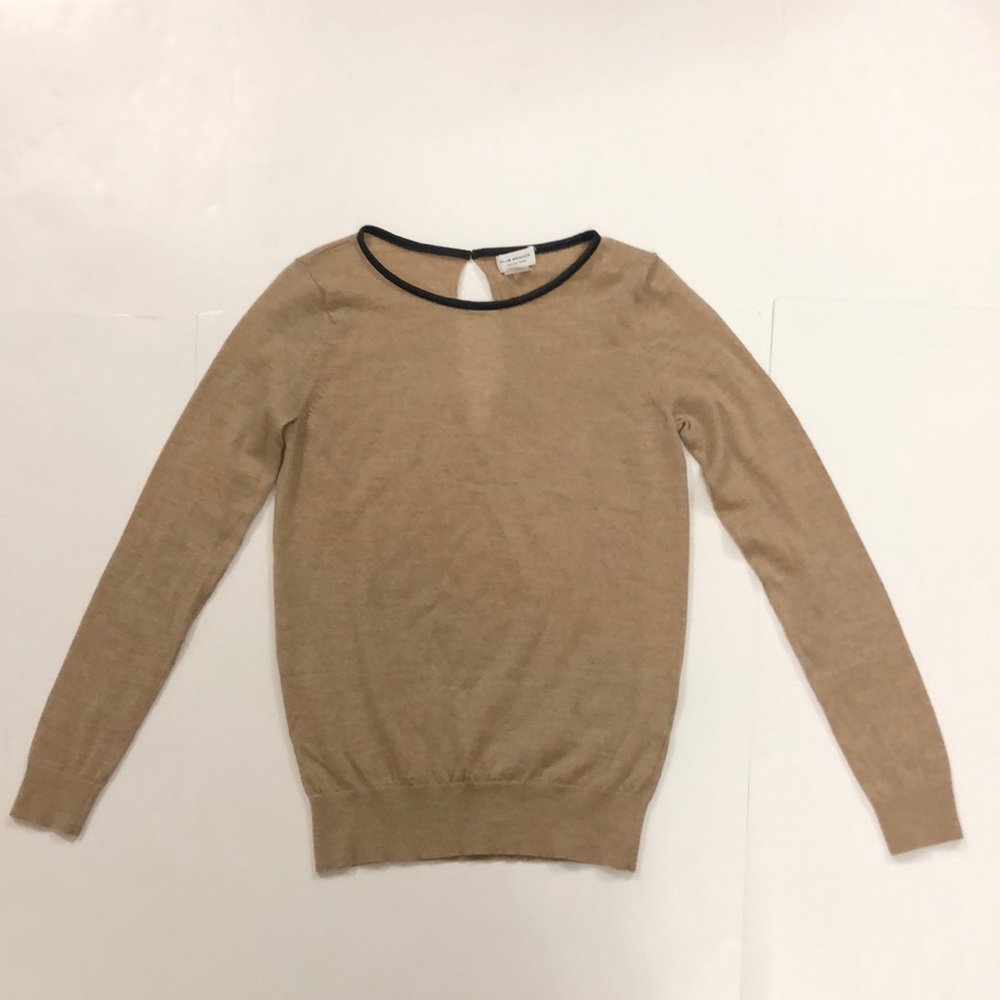 Club Monaco XS Sweater Tan Wool Black trim back Closure soft Excellent Condition